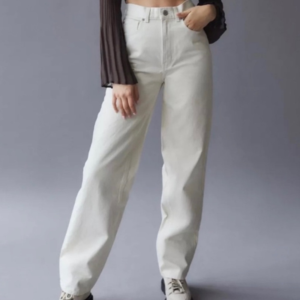 Urban Outfitters BDG Baggy Jeans on Ivory